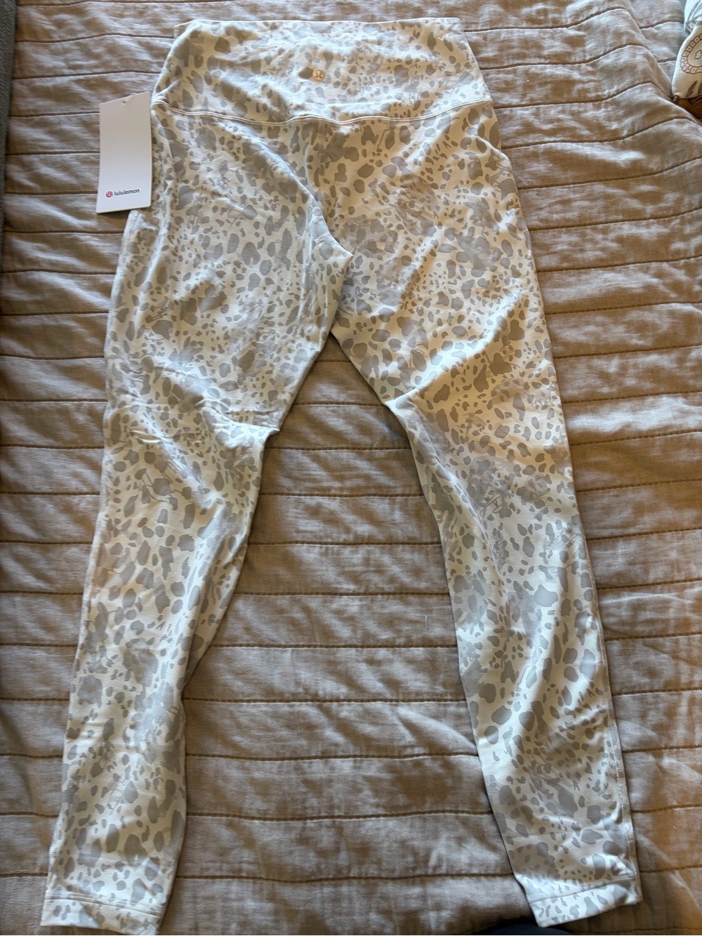 lululemon athletica NWT Align HR pant 28” LINED bone Cheetah Camo Antique White